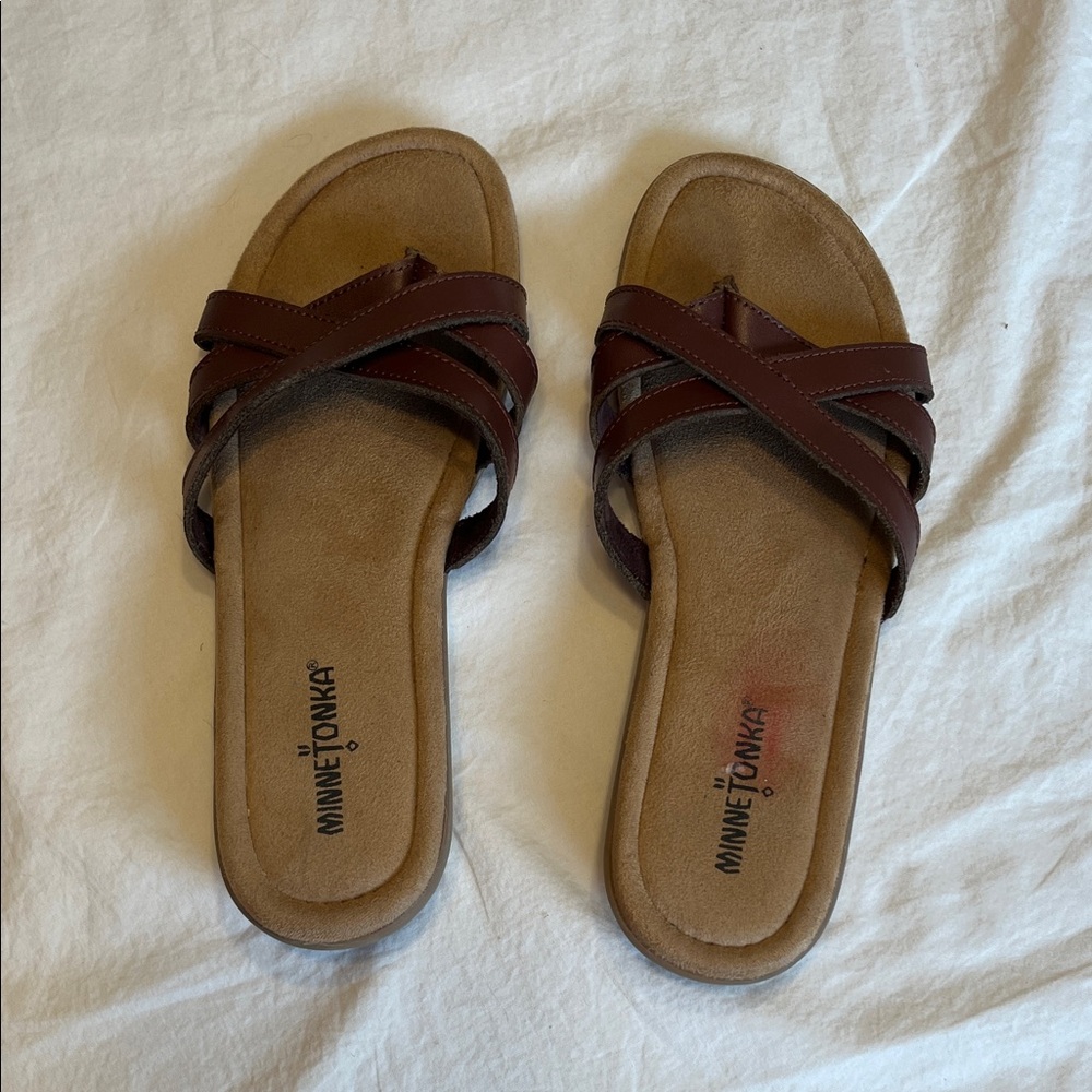 Minnetonka Women's Dark Brown Crisscross Sandals Size 9M